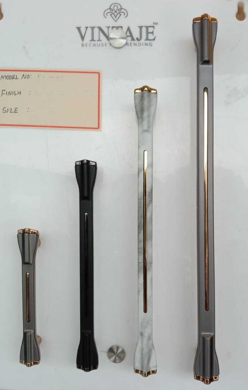 VINTAGE FLOWER DOOR HANDLE - product media